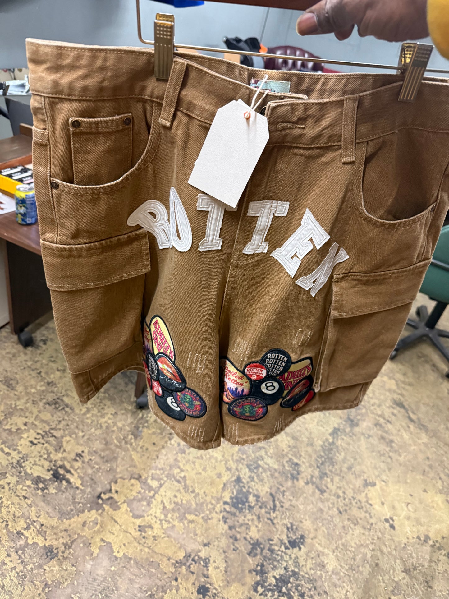 DRY ROT SOUVENIR CARGO SHORTS