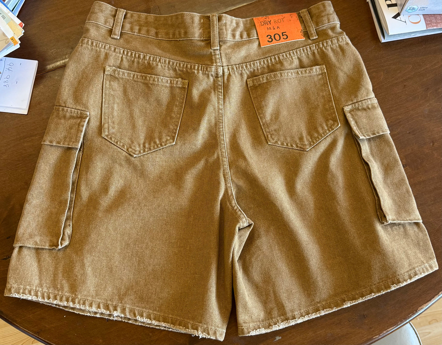 DRY ROT SOUVENIR CARGO SHORTS