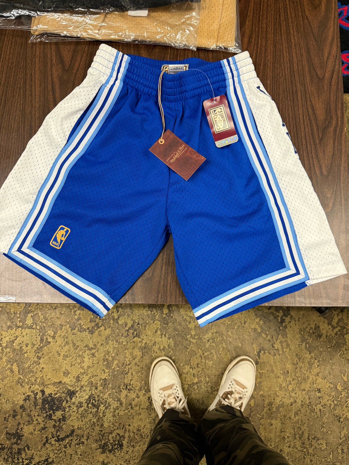Los Angeles Lakers 1996-97 Royal Alternate Swingman Shorts