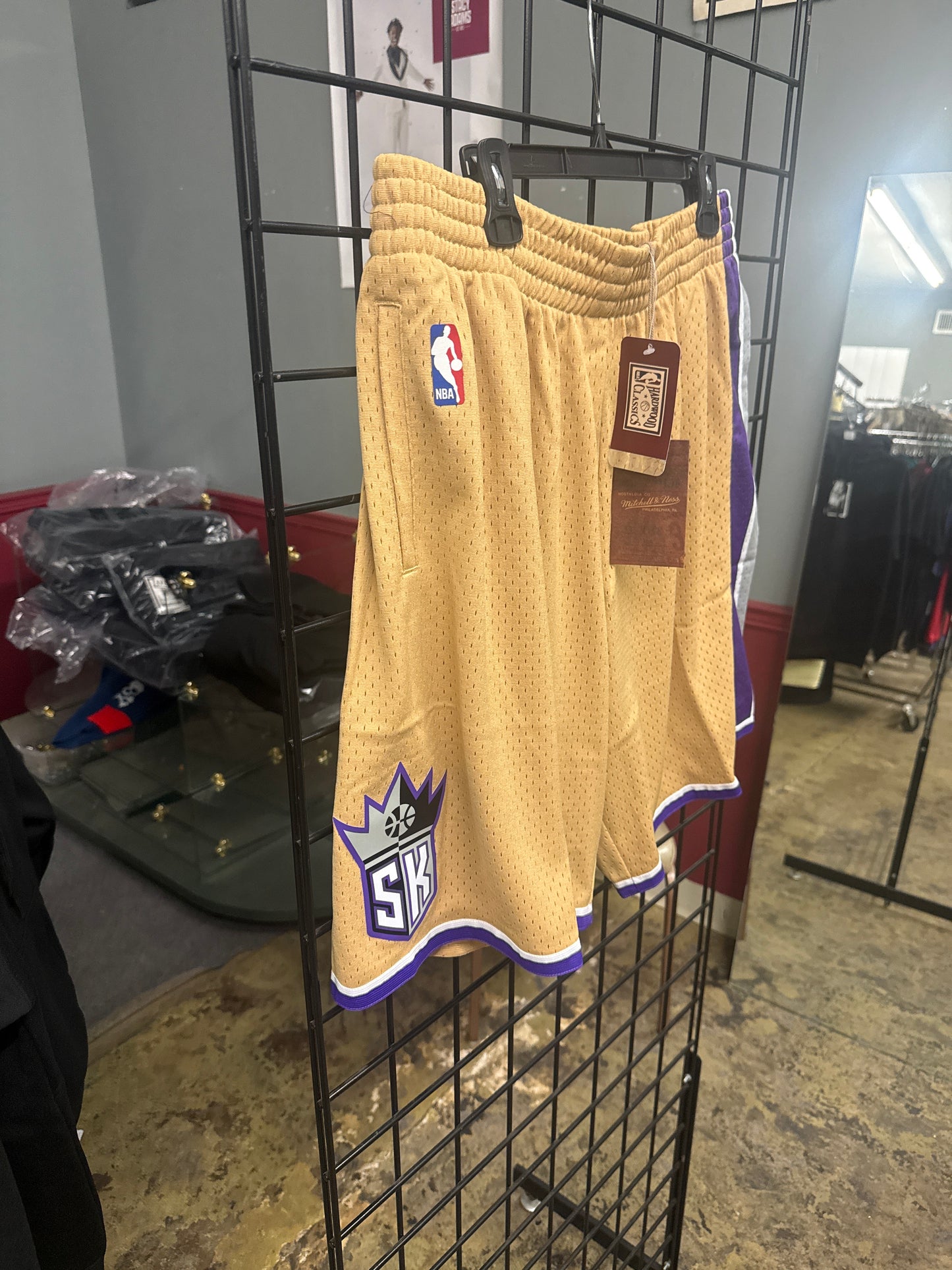 Sacramento Kings 2005-06 Gold Shorts