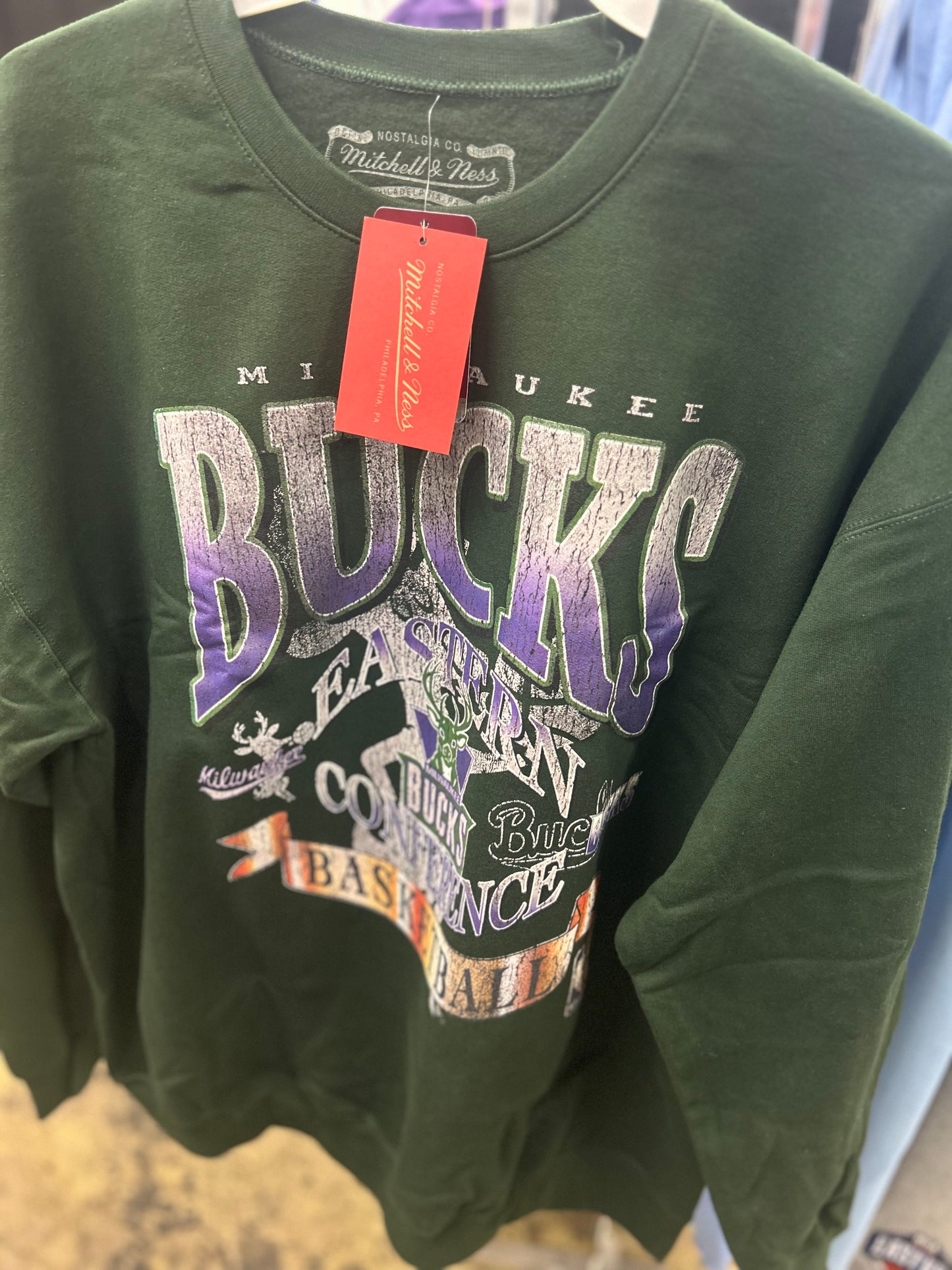 NBA EASY COOL CREWNECK SWEATSHIRT BUCKS