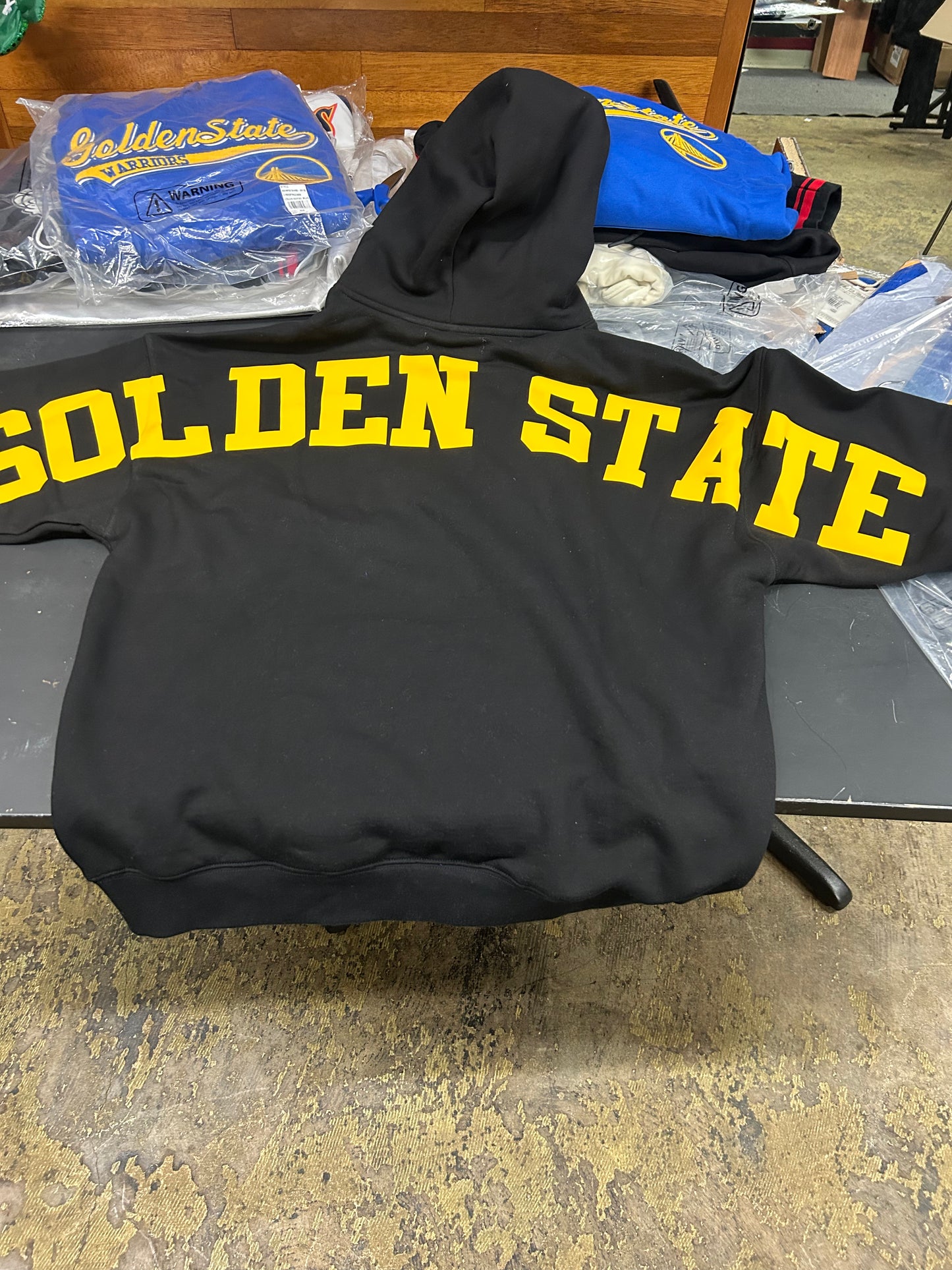 NBA GOLDEN STATE WARRIORS CLASSIC CHENILLE MEN'S PULLOVER HOODIE